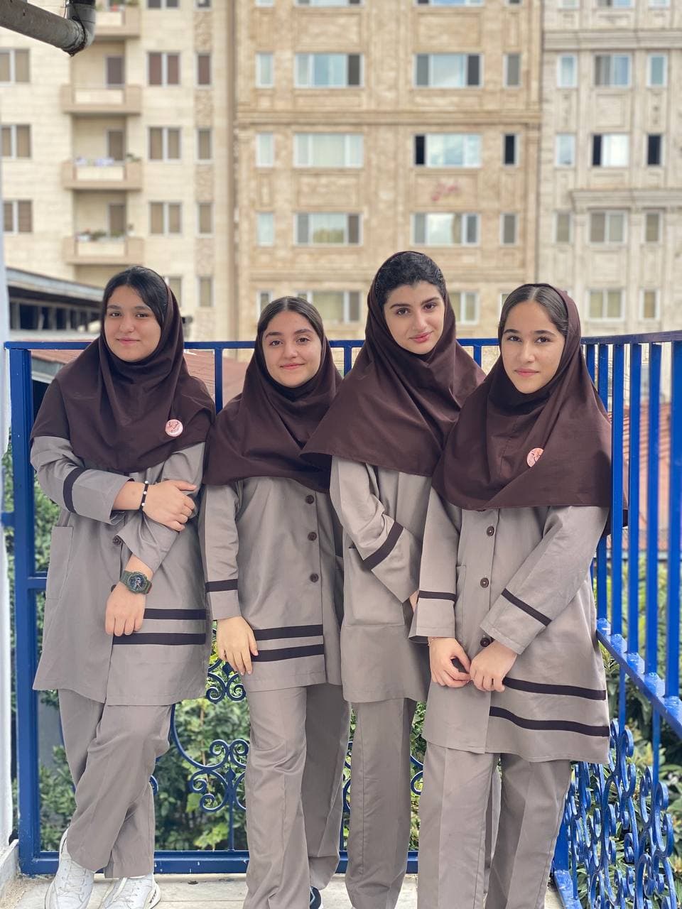 دبیرستان تمام هوشمند گنجينه خرد