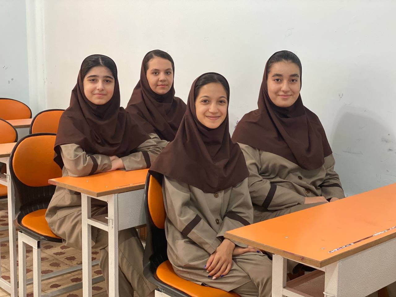 دبیرستان تمام هوشمند گنجينه خرد